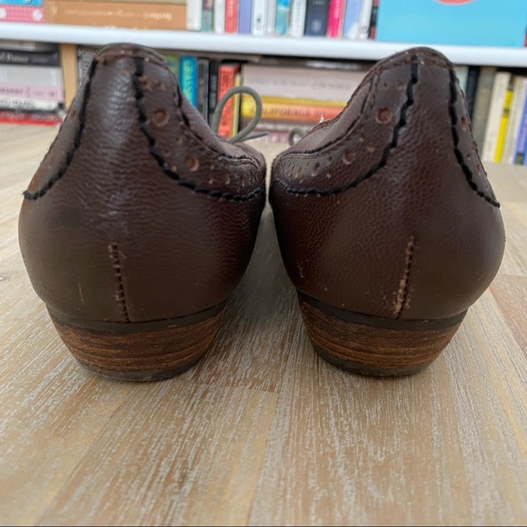 Seychelles Brogue Kitten Heels - Picture 2 of 5